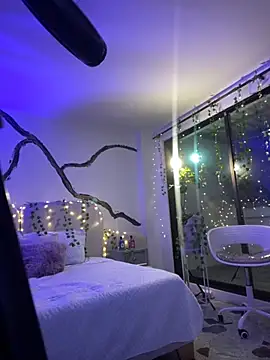 allicemackenzie online show from 9, 10, 2025