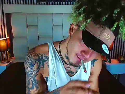 Snapshot of LihanJor_23 chatting on 4, 12, 2025 LihanJor 23 online show from 4, 12, 2025