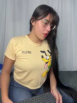 Snapshot of megan_cl chatting on 27, 2, 2025 megan cl online show from 27, 2, 2025