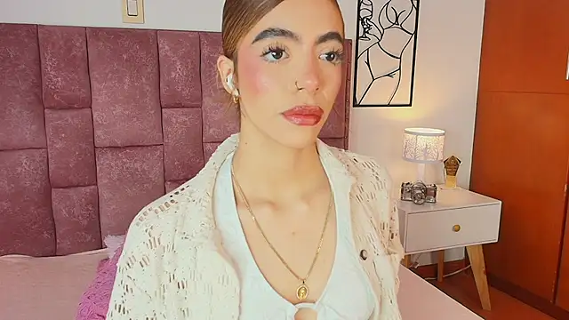 Snapshot of Violetta_Ficher chatting on 13, 7, 2026 Violetta Ficher online show from 13, 7, 2026