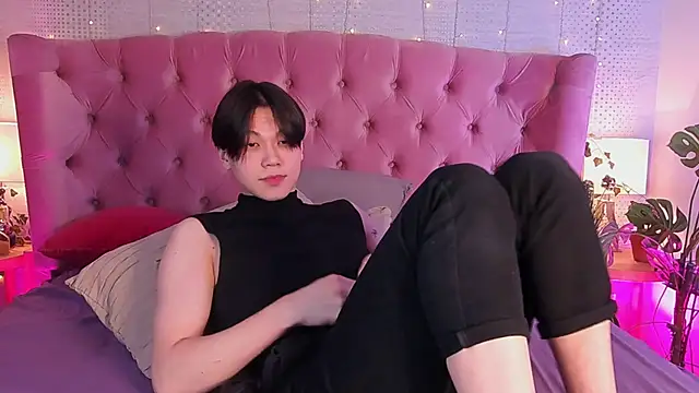 Snapshot of just_gay_ chatting on 8, 3, 2025 just gay online show from 8, 3, 2025