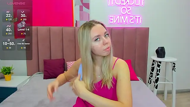 TessaAdorable online show from 23, 11, 2025