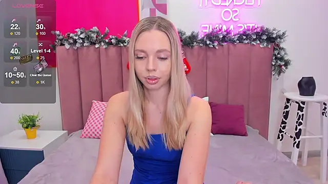 TessaAdorable online show from 4, 12, 2025