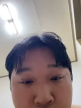 Snapshot of offwhite777 chatting on 7, 2, 2025 offwhite777 online show from 7, 2, 2025