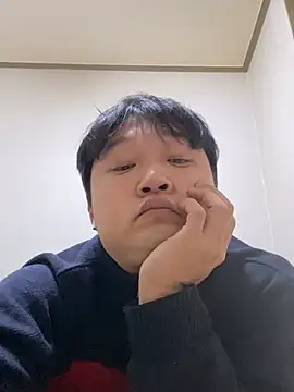 Snapshot of offwhite777 chatting on 15, 2, 2025 offwhite777 online show from 15, 2, 2025