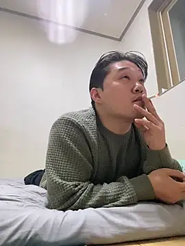 Snapshot of offwhite777 chatting on 23, 2, 2025 offwhite777 online show from 23, 2, 2025