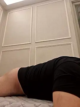 Snapshot of offwhite777 chatting on 15, 1, 2026 offwhite777 online show from 15, 1, 2026