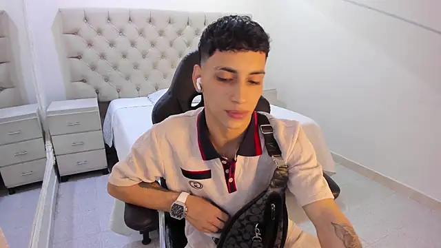 Snapshot of JhoanLeandro chatting on 10, 1, 2026 JhoanLeandro online show from 10, 1, 2026