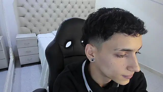 Snapshot of JhoanLeandro chatting on 13, 1, 2026 JhoanLeandro online show from 13, 1, 2026