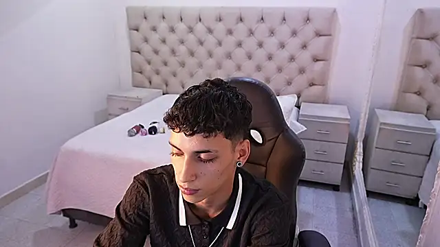 Snapshot of JhoanLeandro chatting on 3, 3, 2026 JhoanLeandro online show from 3, 3, 2026