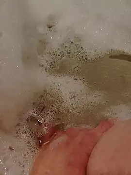 Snapshot of bouraktom6 chatting on 2, 10, 2025 bouraktom6 online show from 2, 10, 2025