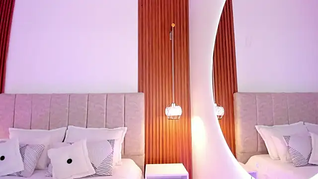 khloe-sweet online show from 9, 10, 2025