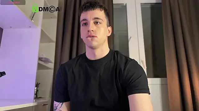 Snapshot of VincentSmith02 chatting on 15, 12, 2025 VincentSmith02 online show from 15, 12, 2025