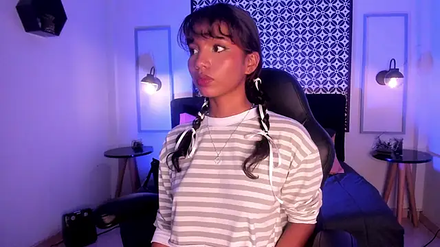 Gigi Strawberry online show from 14, 3, 2025