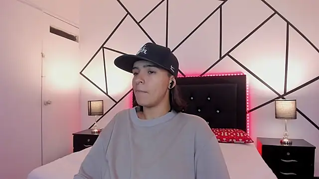 Liiam smith  online show from 4, 2, 2025