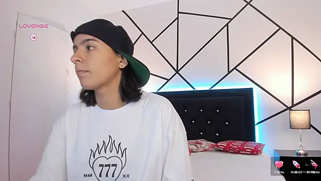 Liiam smith  online show from 4, 3, 2025