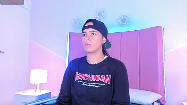 Liiam smith  online show from 24, 9, 2025