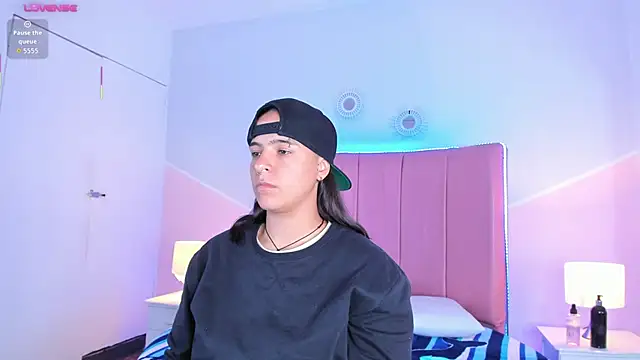 Liiam smith  online show from 1, 10, 2025