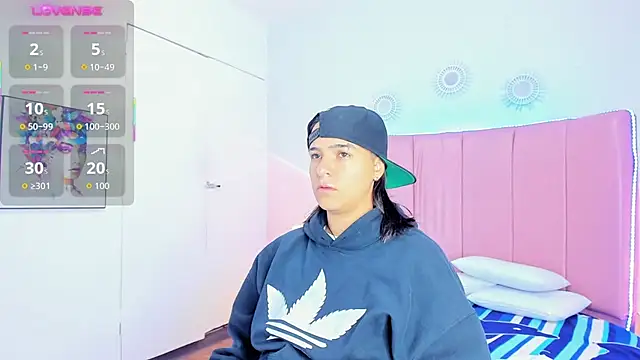 Liiam smith  online show from 9, 11, 2025