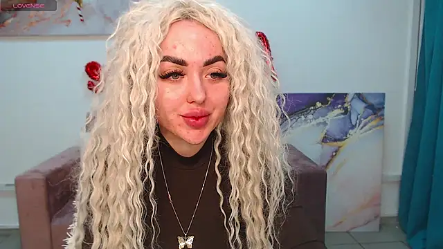 Snapshot of MissisCaty chatting on 12, 2, 2025 MissisCaty online show from 12, 2, 2025