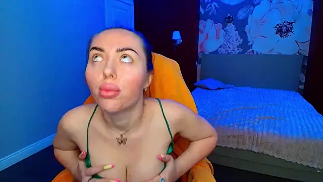 Snapshot of MissisCaty chatting on 19, 7, 2026 MissisCaty online show from 19, 7, 2026