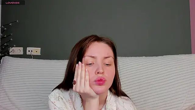 Lora Rosee online show from 6, 2, 2025