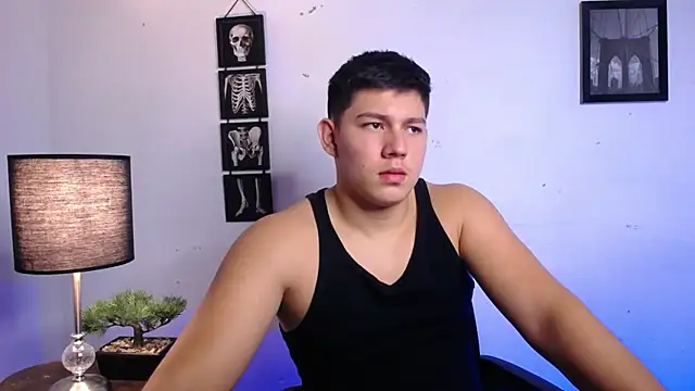 Snapshot of JamesCr_ chatting on 8, 11, 2025 JamesCr online show from 8, 11, 2025