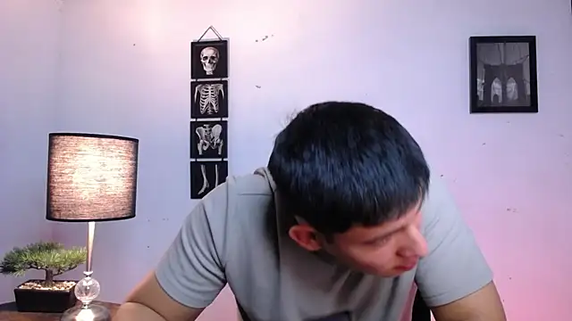 Snapshot of JamesCr_ chatting on 10, 11, 2025 JamesCr online show from 10, 11, 2025