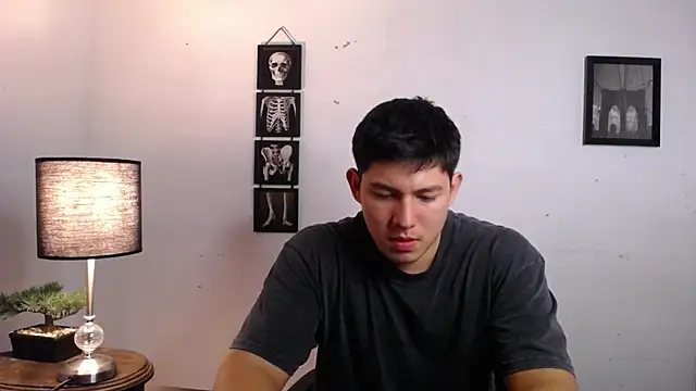 Snapshot of JamesCr_ chatting on 24, 11, 2025 JamesCr online show from 24, 11, 2025