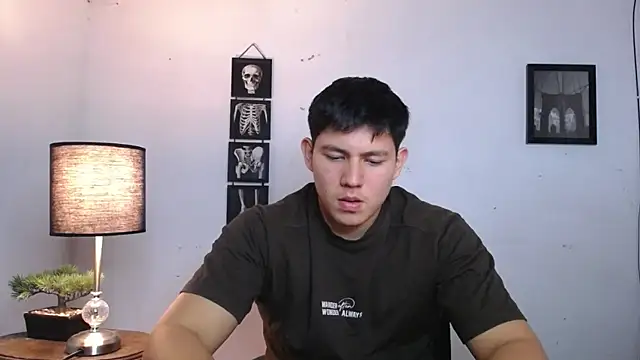 Snapshot of JamesCr_ chatting on 25, 11, 2025 JamesCr online show from 25, 11, 2025