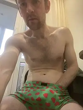 LynnAhNight online show from 8, 4, 2026