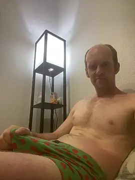LynnAhNight online show from 13, 7, 2026