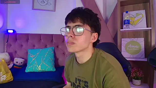 Snapshot of PepperTwink chatting on 3, 10, 2025 PepperTwink online show from 3, 10, 2025