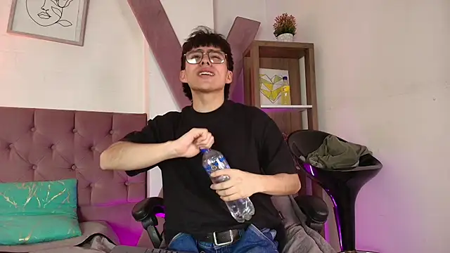 Snapshot of PepperTwink chatting on 20, 11, 2025 PepperTwink online show from 20, 11, 2025