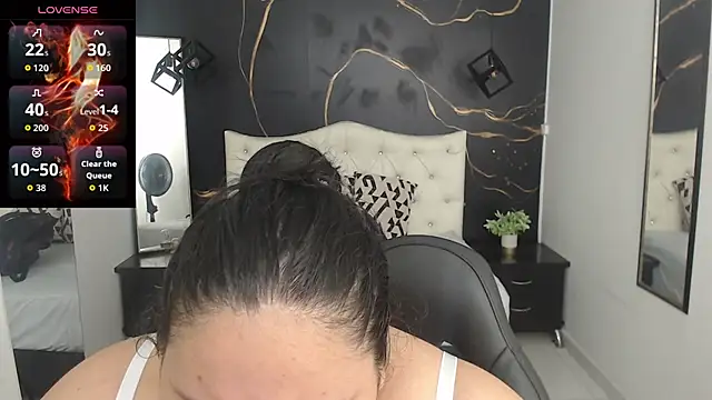 Snapshot of Aaliyah11 chatting on 6, 11, 2025 Aaliyah11 online show from 6, 11, 2025