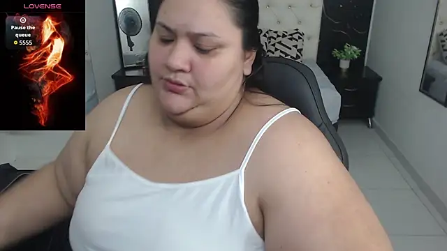 Snapshot of Aaliyah11 chatting on 19, 11, 2025 Aaliyah11 online show from 19, 11, 2025