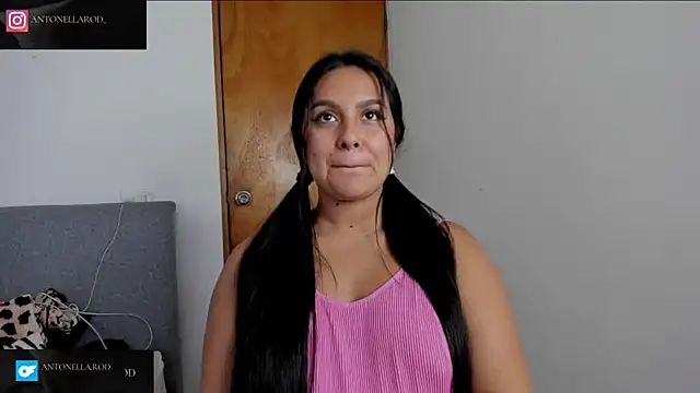 Snapshot of antonella_rod chatting on 19, 9, 2025 antonella rod online show from 19, 9, 2025