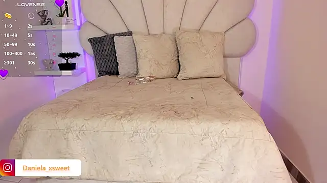 Snapshot of Danielaangelina chatting on 6, 10, 2025 Danielaangelina online show from 6, 10, 2025