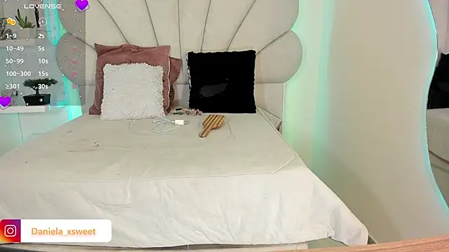 Snapshot of Danielaangelina chatting on 12, 10, 2025 Danielaangelina online show from 12, 10, 2025