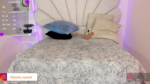 Snapshot of Danielaangelina chatting on 4, 11, 2025 Danielaangelina online show from 4, 11, 2025