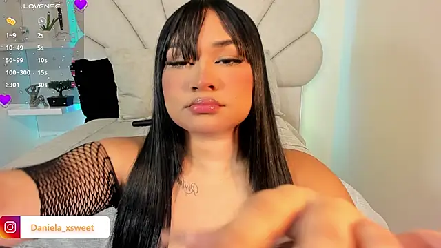 Snapshot of Danielaangelina chatting on 17, 11, 2025 Danielaangelina online show from 17, 11, 2025