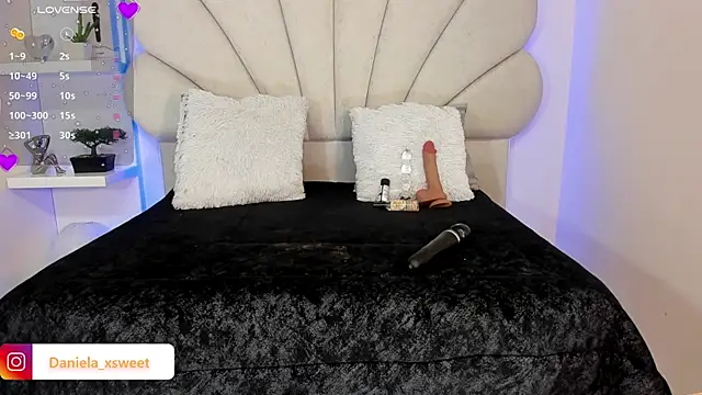 Snapshot of Danielaangelina chatting on 23, 11, 2025 Danielaangelina online show from 23, 11, 2025