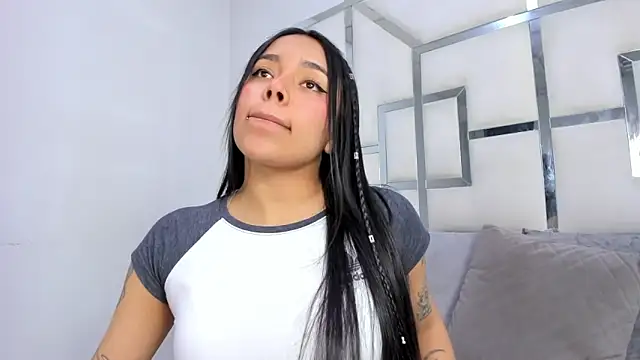 ZoeWan69 online show from 17, 11, 2025