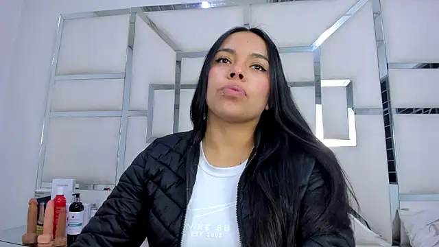 ZoeWan69 online show from 3, 12, 2025