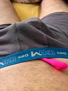 Snapshot of Dam70 chatting on 18, 10, 2025 Dam70 online show from 18, 10, 2025