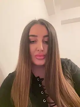 hotAlys online show from 6, 3, 2025