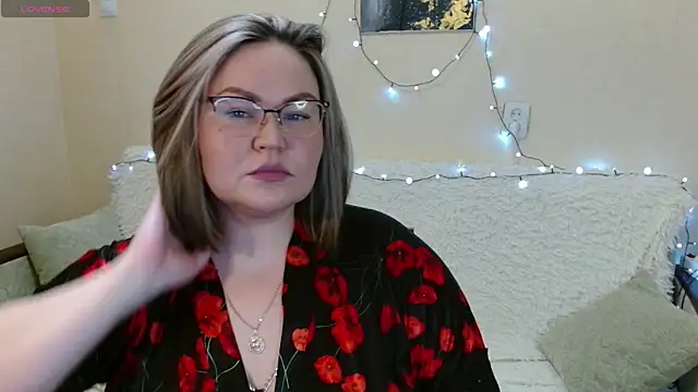 Vivien  wet online show from 1, 2, 2025