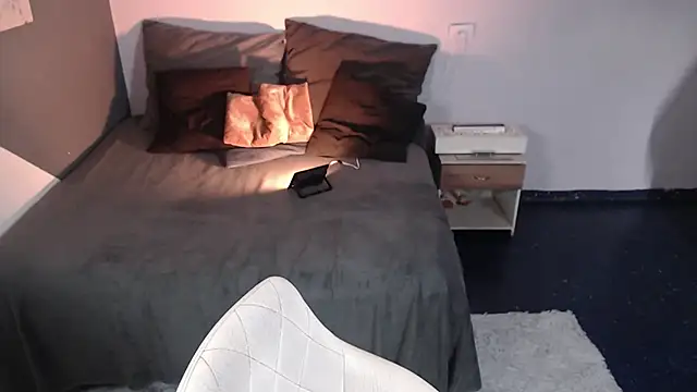 Snapshot of LeaBigboobs chatting on 14, 2, 2025 LeaBigboobs online show from 14, 2, 2025