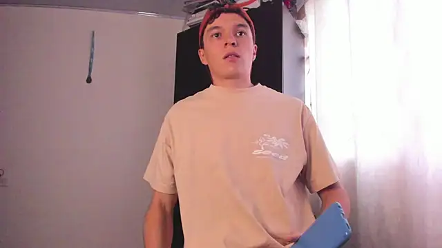 Snapshot of Mastrangelo_xxx chatting on 5, 3, 2025 Mastrangelo xxx online show from 5, 3, 2025