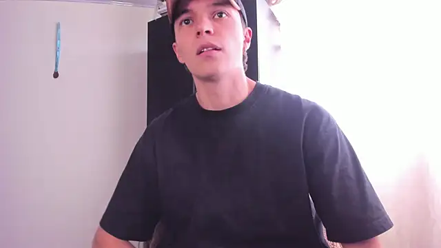 Snapshot of Mastrangelo_xxx chatting on 17, 3, 2025 Mastrangelo xxx online show from 17, 3, 2025